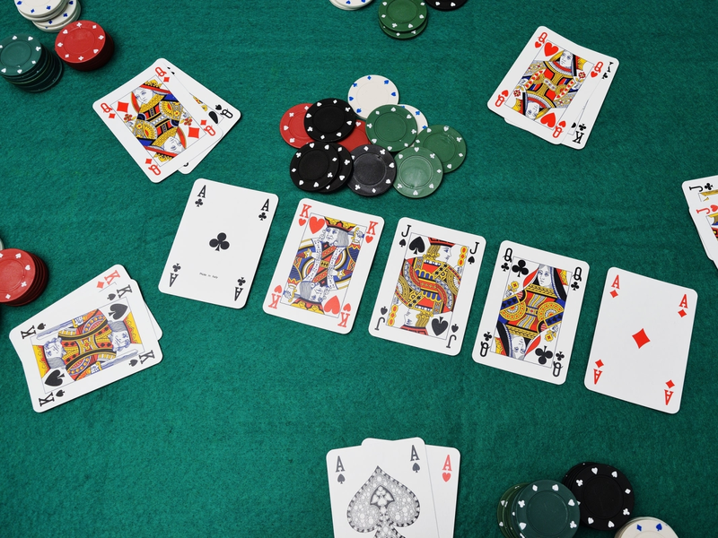 Cách đặt cược trong Poker